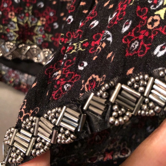 Black/Multicolored Pattern Shorts - Picture 4 of 7